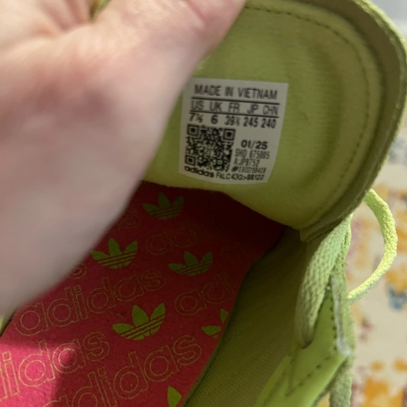 adidas Spezial Sneakers Lime Green/Pink Gum Sole Women’s 7.5 NEW - Picture 5 of 5
